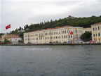 scuola navale lungo il Bosforo Istanbul Turchia