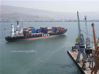 nave porta container in arrivo a Izmir in Turchia