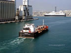 nave nel porto di barcellona