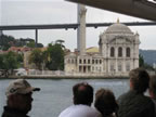 moschea lungo il Bosforo Istanbul Turchia