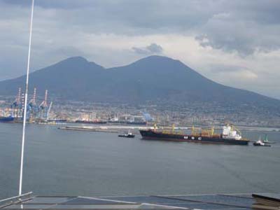 arrivi nel porto di napoli crociera costa serena