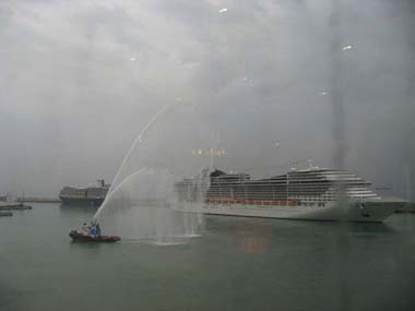 benvenuto in porto a msc divina