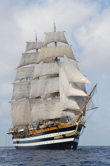 nave scuola amerigo vespucci a vele spiegate